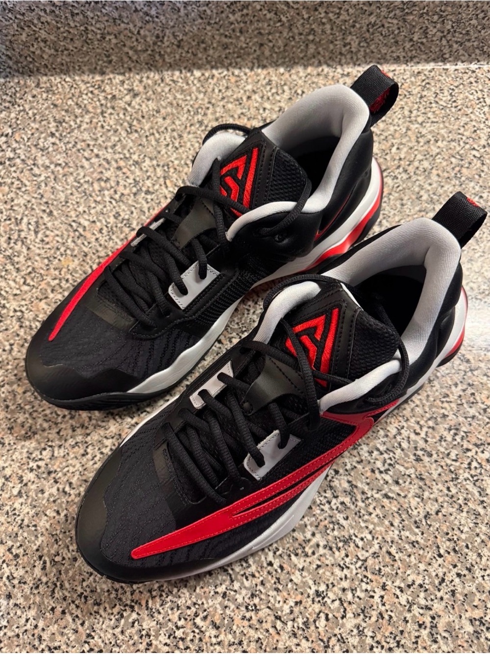 Nike Giannis Immortality 3 Black Red Basketball Shoe DZ7533-004 Men's Size 11.5 - Picture 4 of 9